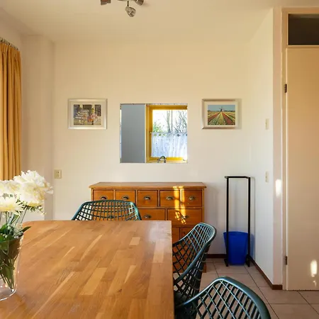 Holiday home Tulip *